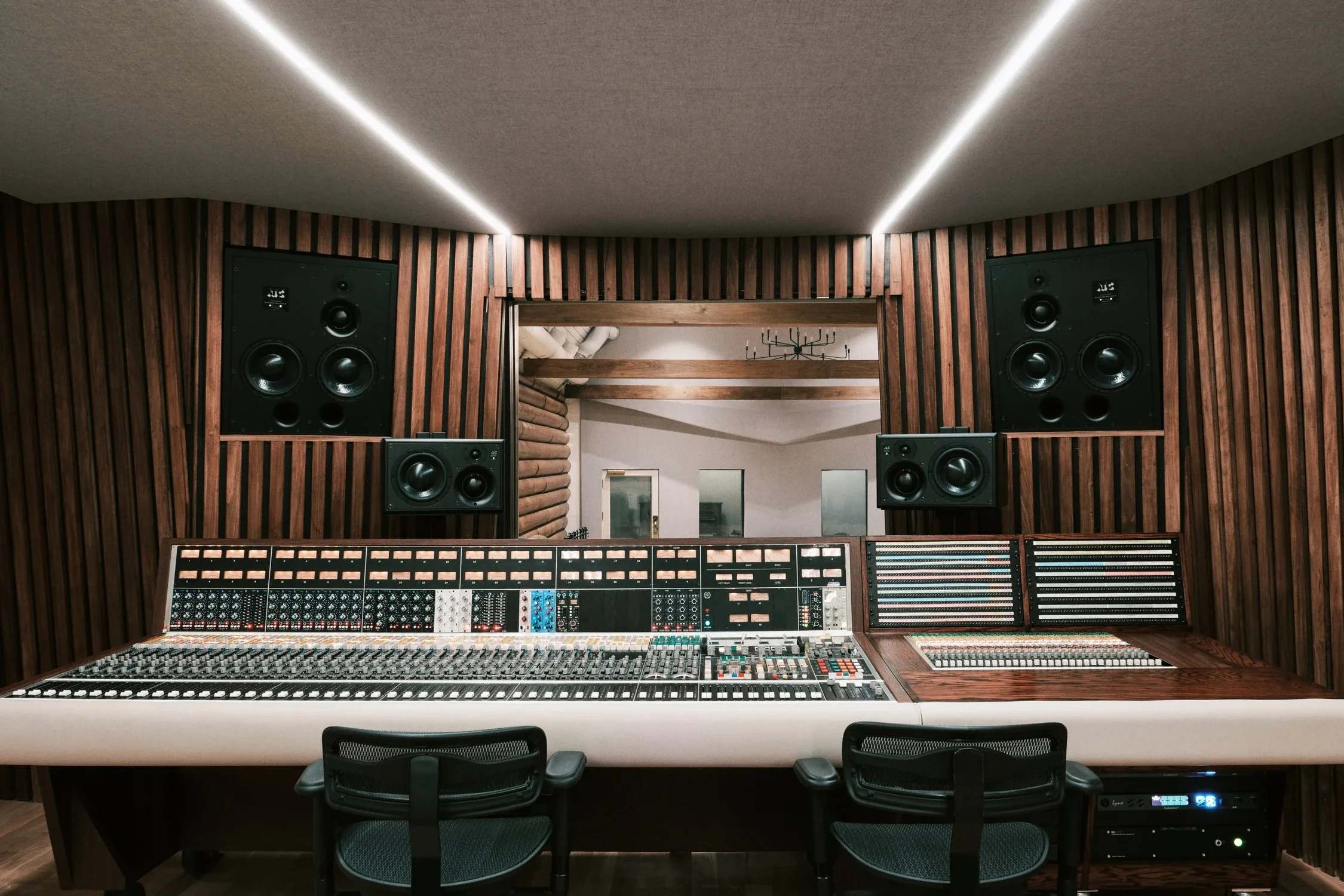 studio 1